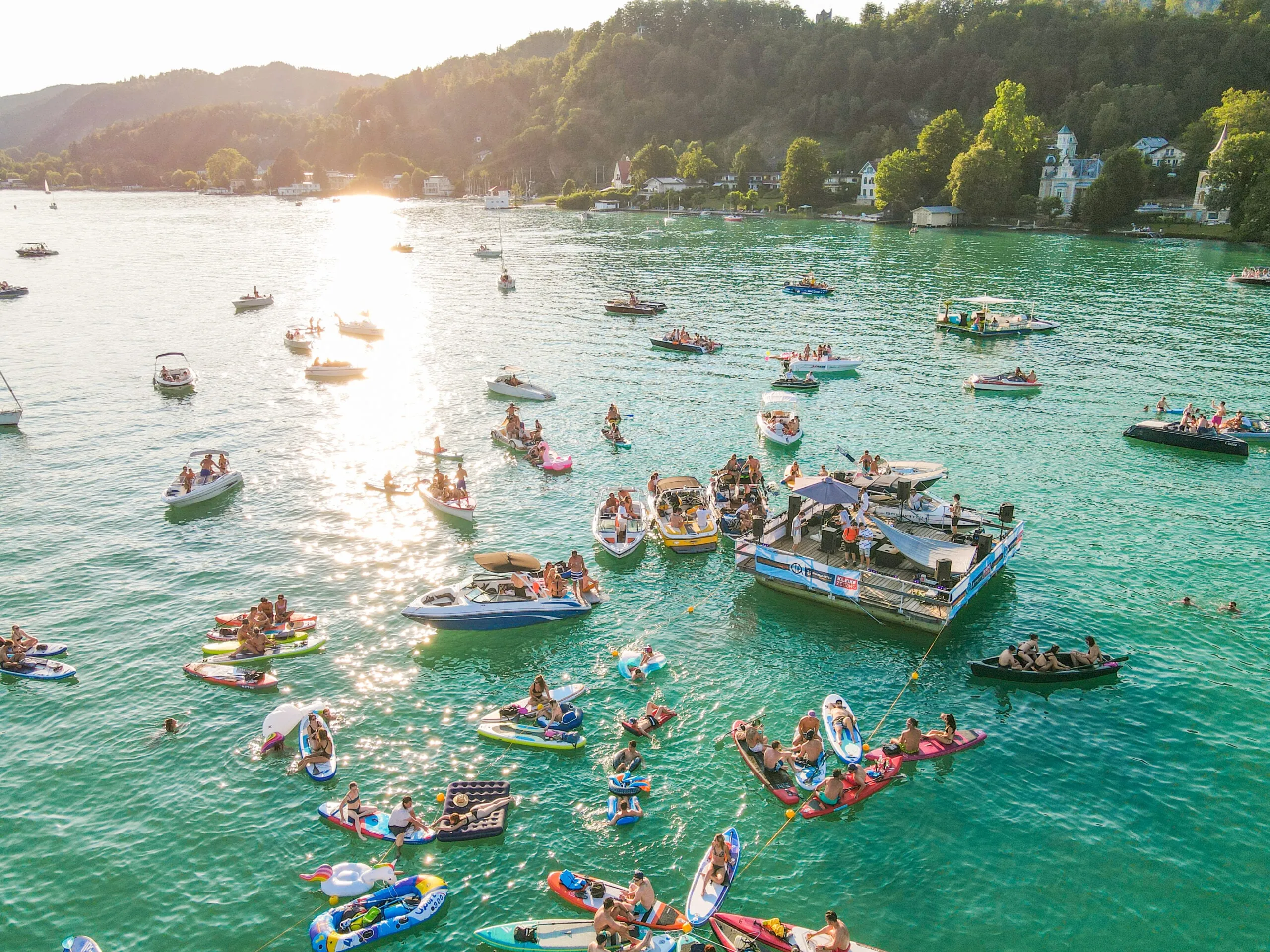 Aerial view of a boat party on the Wörthersee